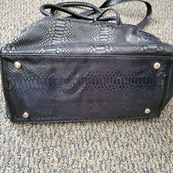 Michael Kors Hamilton Satchel Python Black and Gold Lock and Key - Picture 14 of 16